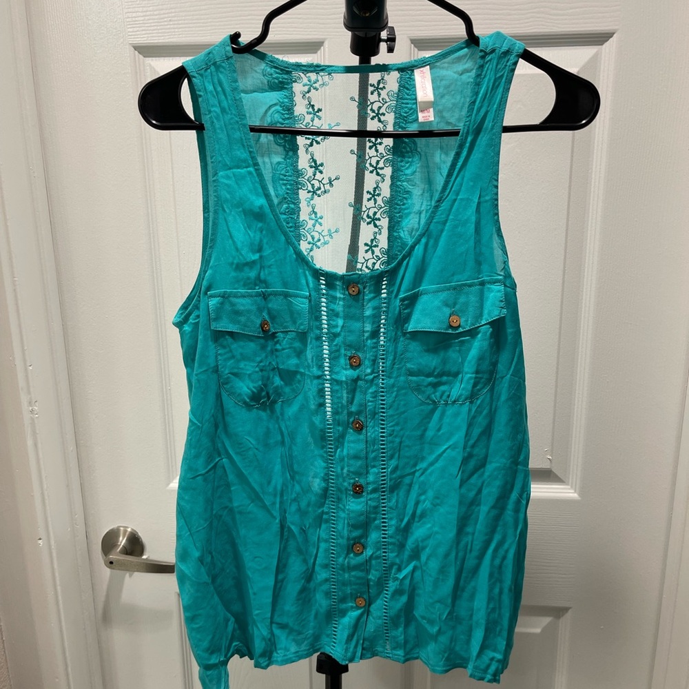 🛑 Xhilaration Turquoise Button-Down Tank with Lace Back